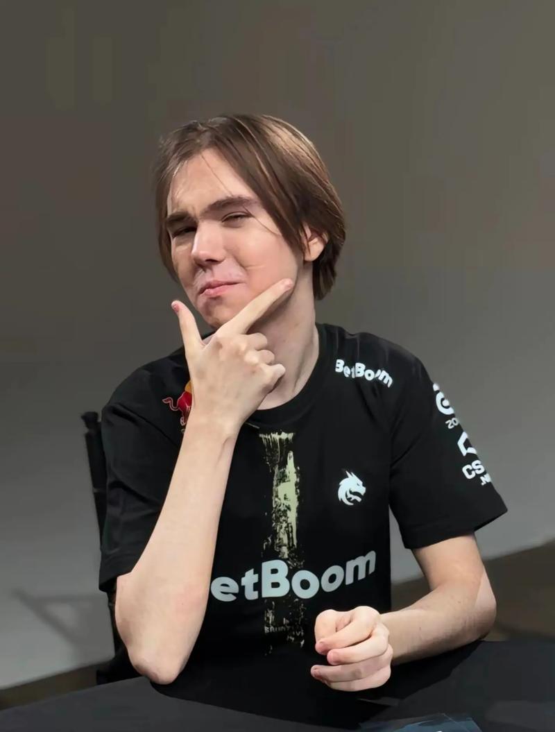 JDG官方：祝枪宝生日快乐，继续勇往直前，收获更多的喜悦与荣耀