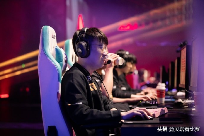 电竞比分网：CSGO A队镀金大赚，es3tag即将加盟C9