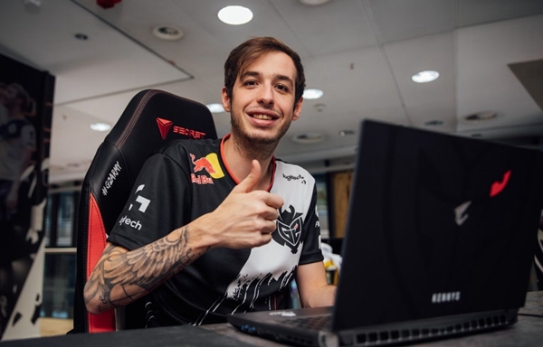 外媒统计了2022MSI小组赛单杀榜，Xiaohu位列第一