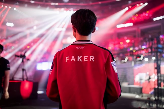 Los Ratones 将面对 Karmine Corp Blue ， Unicorns of Love 将在 EMEA Masters 2025 夏季半决赛中迎战 Los Heretics